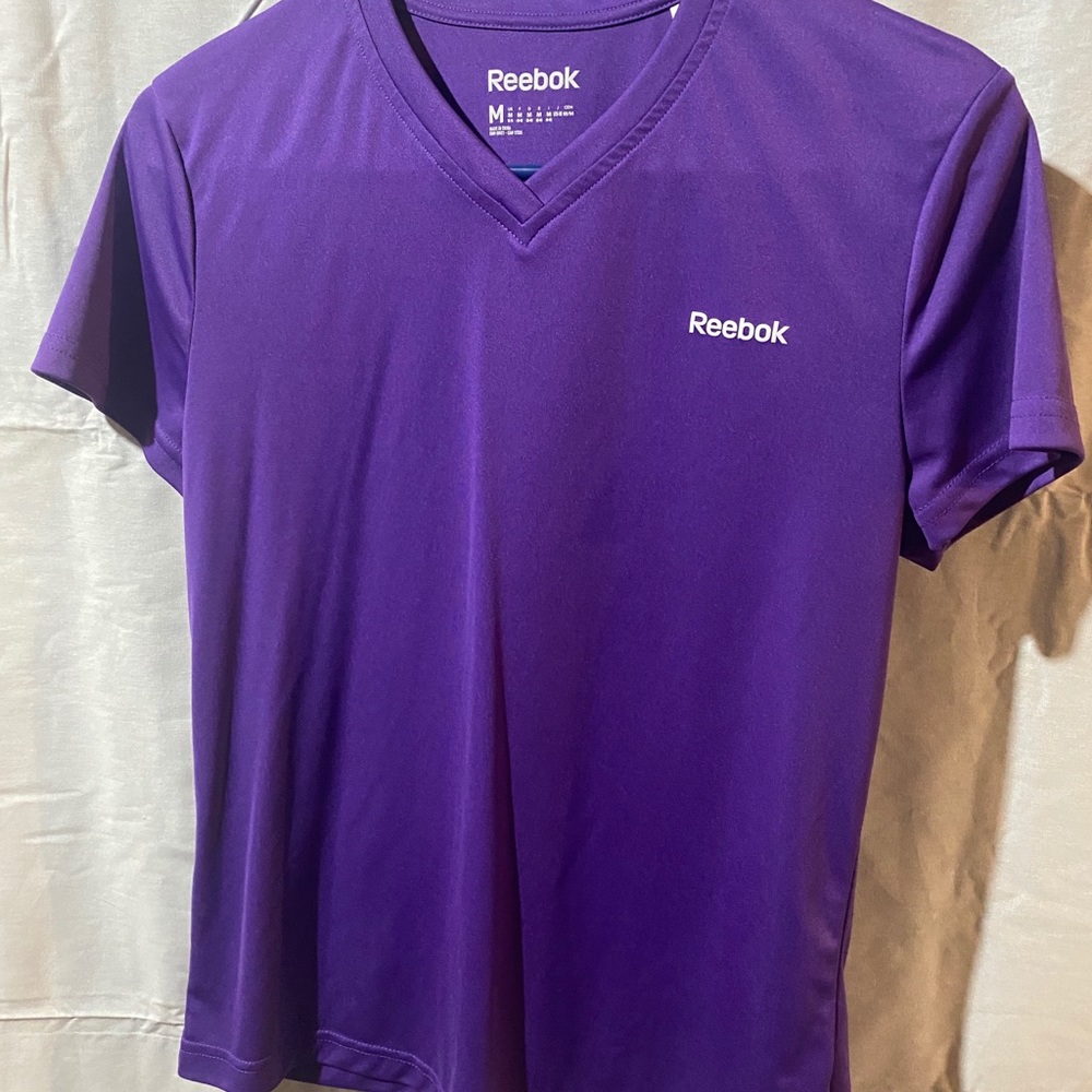 REEBOK T-SHIRT